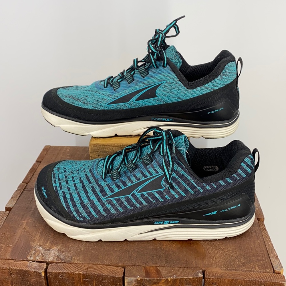 Altra tennis shoes